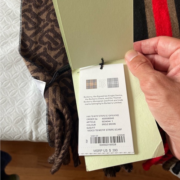 New with tags Burberry wool TB monogram scarf - Picture 2 of 10